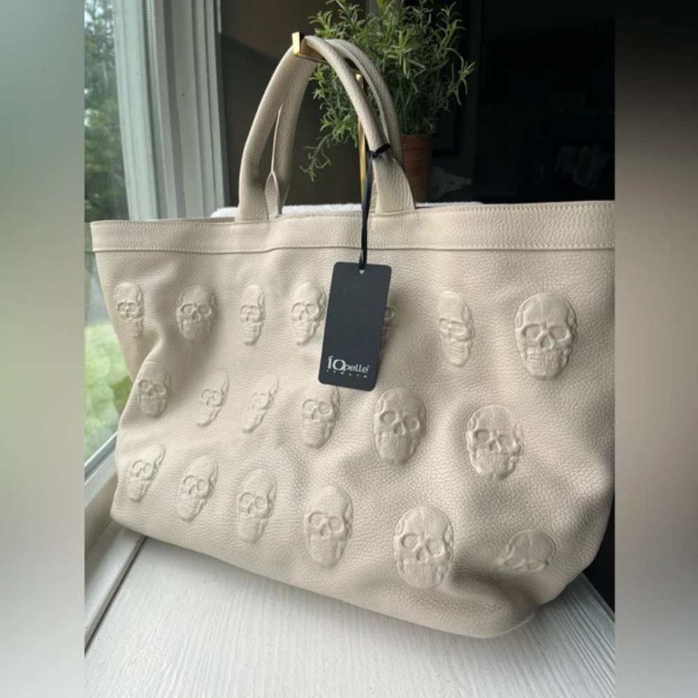 IO PELLE Italian 3D Skull Leather XL Weekender Tote Latte NWT
